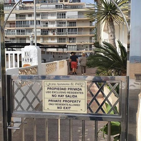 First Line Apartment With 3 Bedrooms And Seaviews Benidorm Extérieur photo