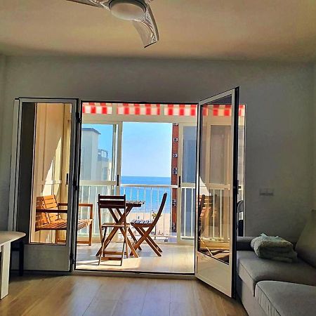 First Line Apartment With 3 Bedrooms And Seaviews Benidorm Extérieur photo