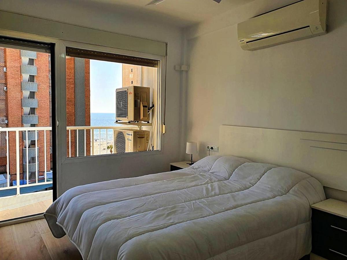 First Line Apartment With 3 Bedrooms And Seaviews Benidorm Extérieur photo