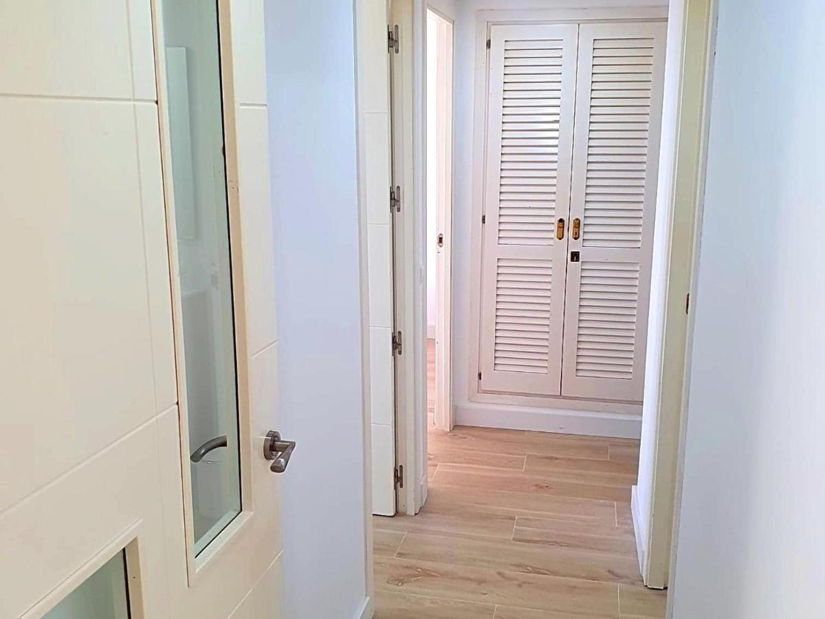 First Line Apartment With 3 Bedrooms And Seaviews Benidorm Extérieur photo