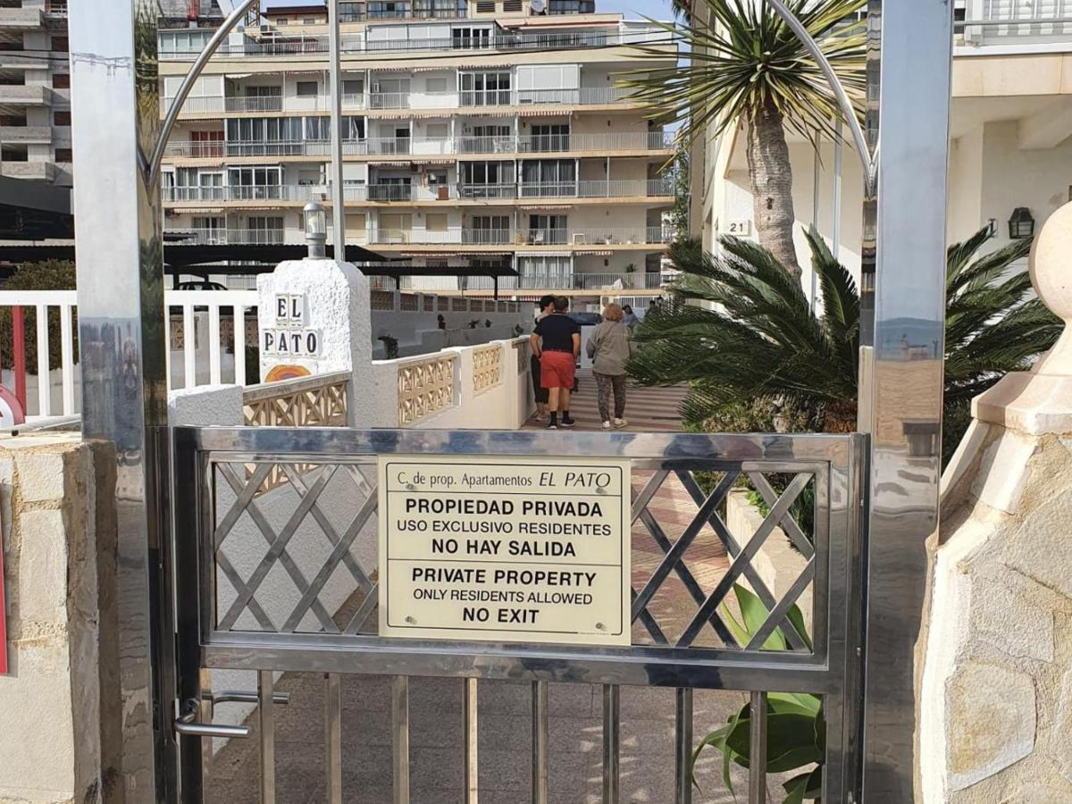 First Line Apartment With 3 Bedrooms And Seaviews Benidorm Extérieur photo