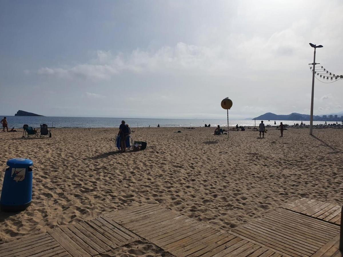 First Line Apartment With 3 Bedrooms And Seaviews Benidorm Extérieur photo