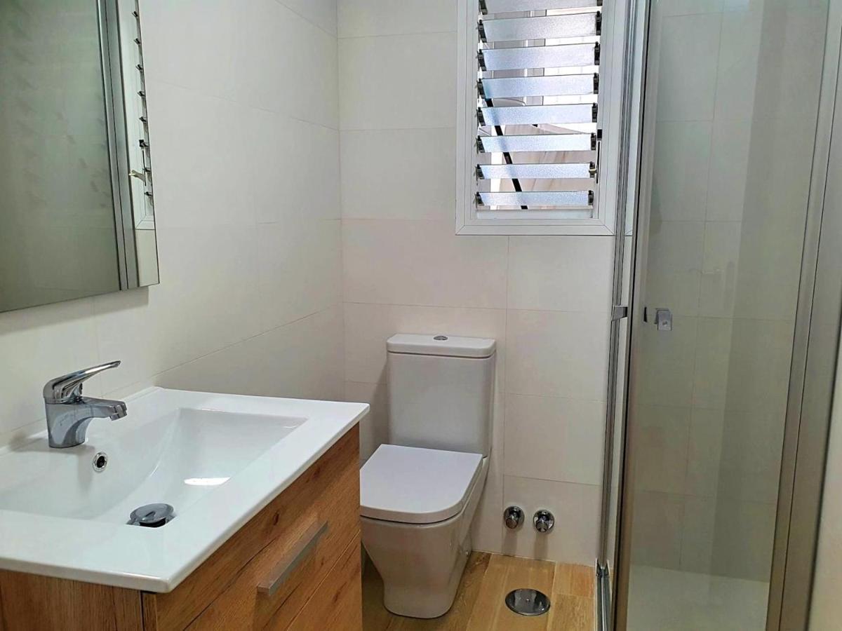 First Line Apartment With 3 Bedrooms And Seaviews Benidorm Extérieur photo