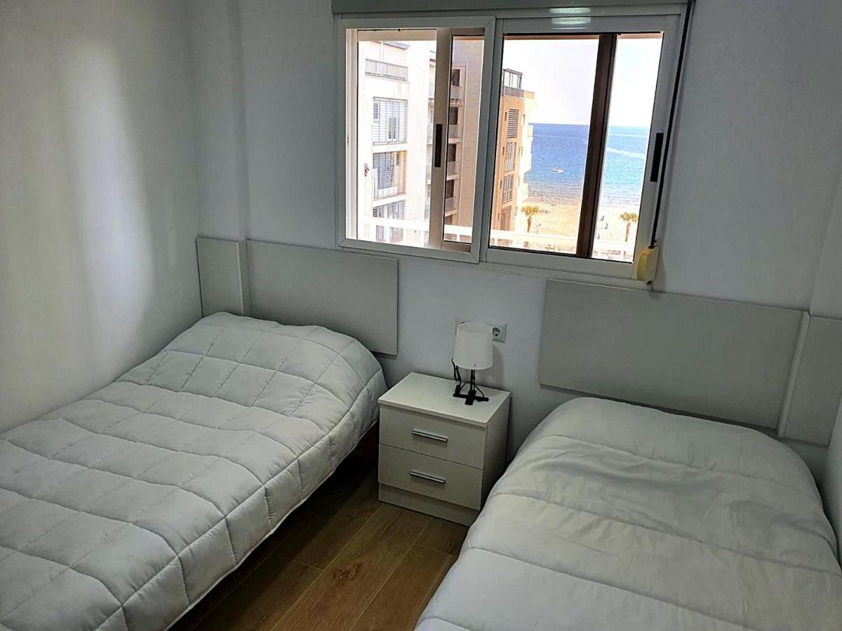 First Line Apartment With 3 Bedrooms And Seaviews Benidorm Extérieur photo