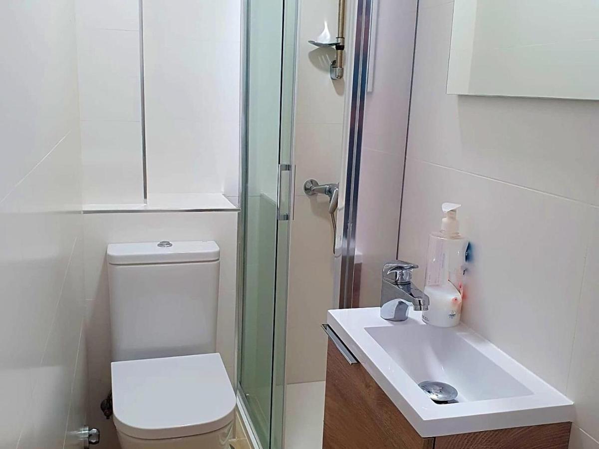 First Line Apartment With 3 Bedrooms And Seaviews Benidorm Extérieur photo