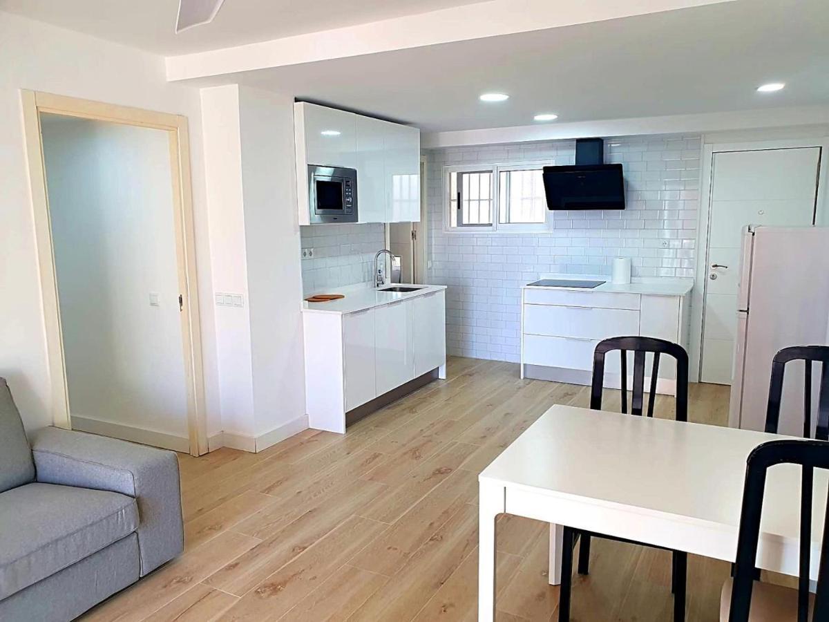 First Line Apartment With 3 Bedrooms And Seaviews Benidorm Extérieur photo