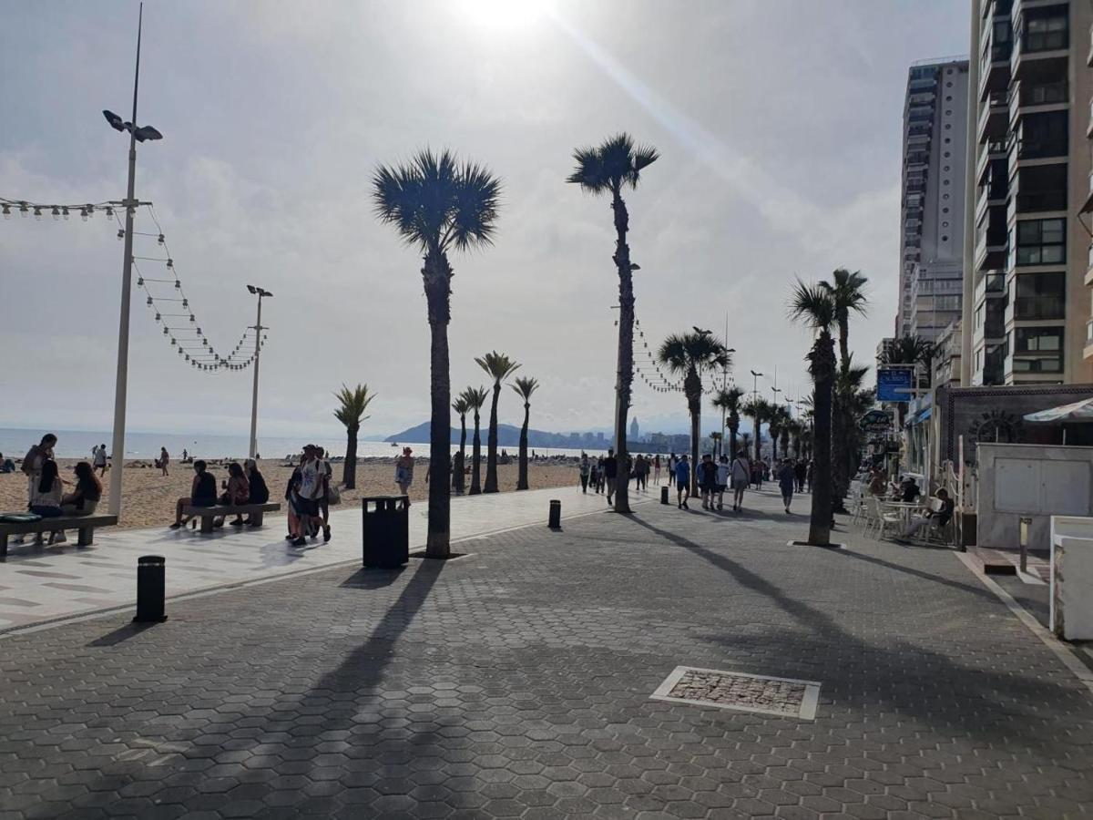First Line Apartment With 3 Bedrooms And Seaviews Benidorm Extérieur photo